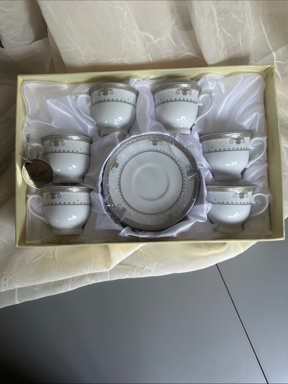 NWT DโLusso Home Collection 12pc Porcelain Tea/Coffee Set Gold Accent in box